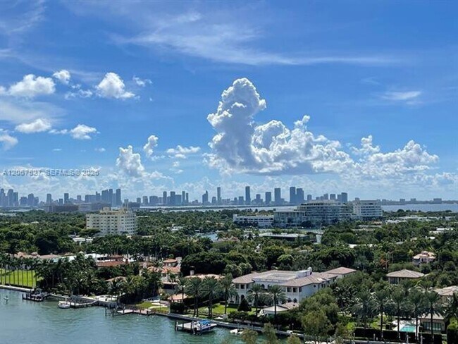 Foto del edificio - 5001 Collins Ave