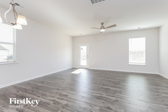 Building Photo - 403 Stonefence Dr