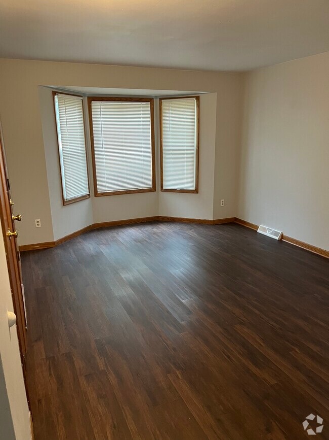 Living room - 7734 W Stevenson St