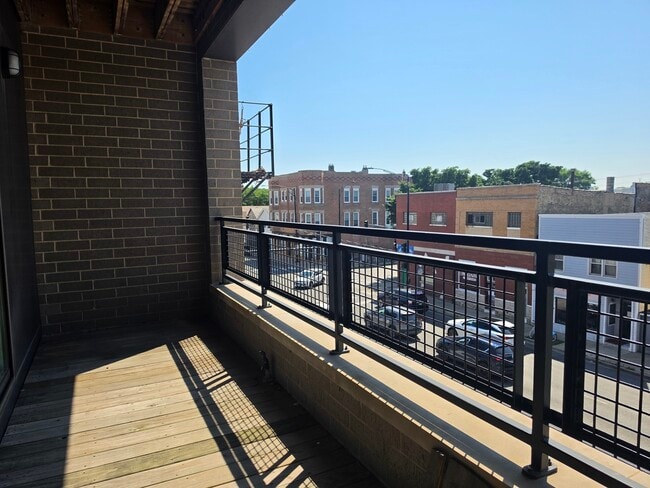 Building Photo - 2910 S Archer Ave