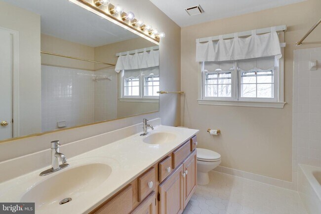 Building Photo - 8812 Telegraph Crossing Ct
