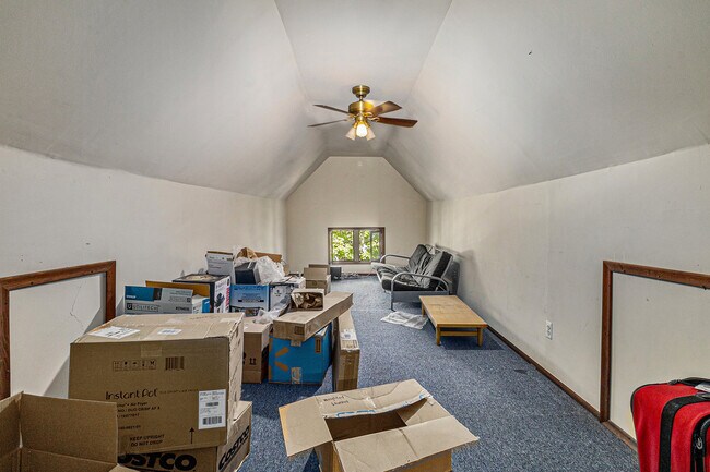 Building Photo - 310 N. Thayer T-2
