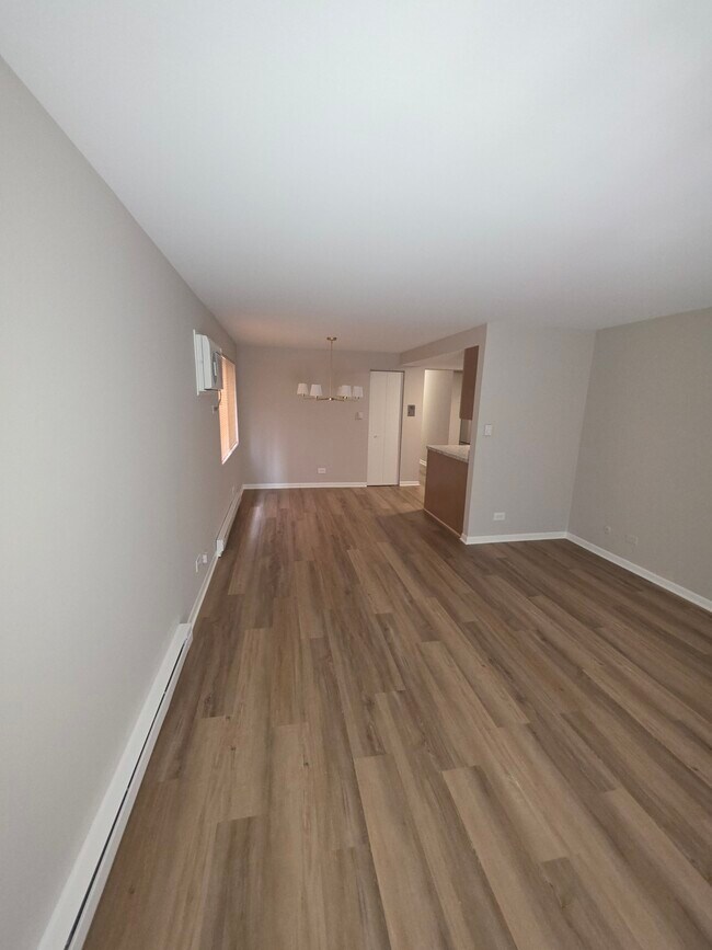 Comedor - 6704 W 64th Pl