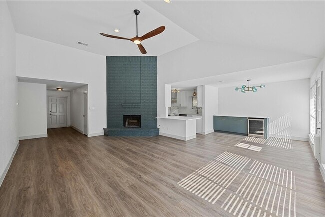 Foto del edificio - 2513 Beverly Cove