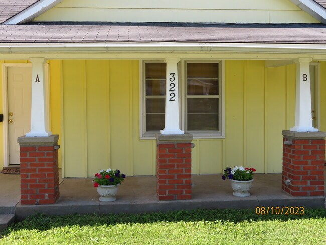 Foto del edificio - 322 McGoodwin Ave