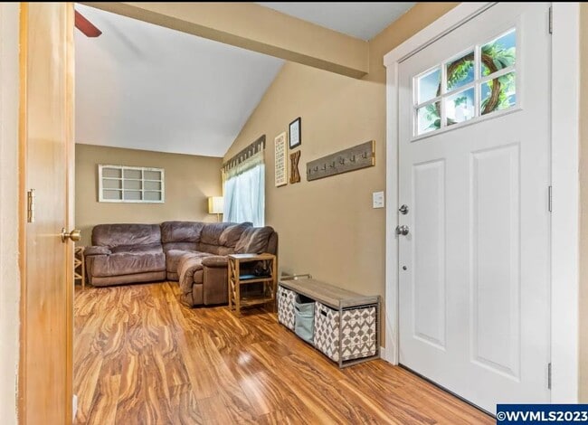 Foto del edificio - Available now! 4 bedroom and 2 bath one le...