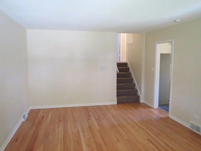 Building Photo - 117 Englewood Ave