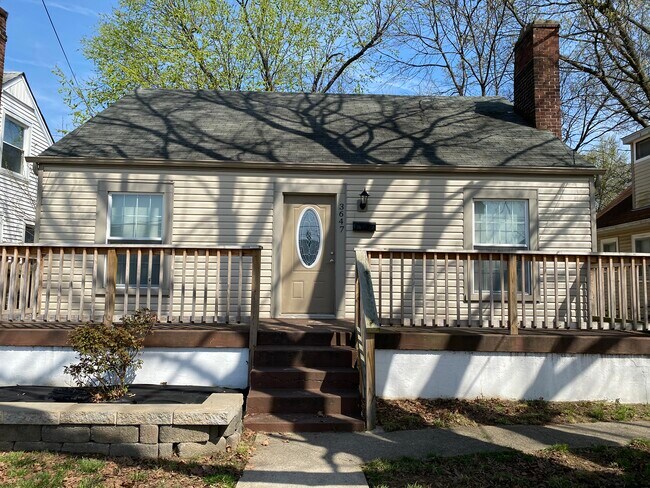 Building Photo - 3647 Henry Ave