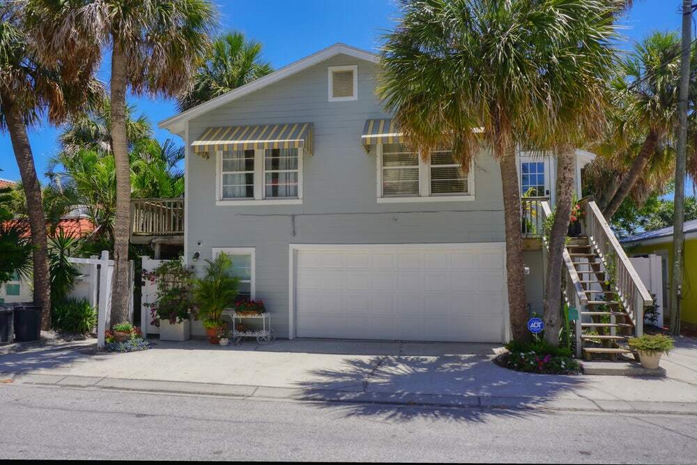 Foto principal - 2808 Pass a Grille Way