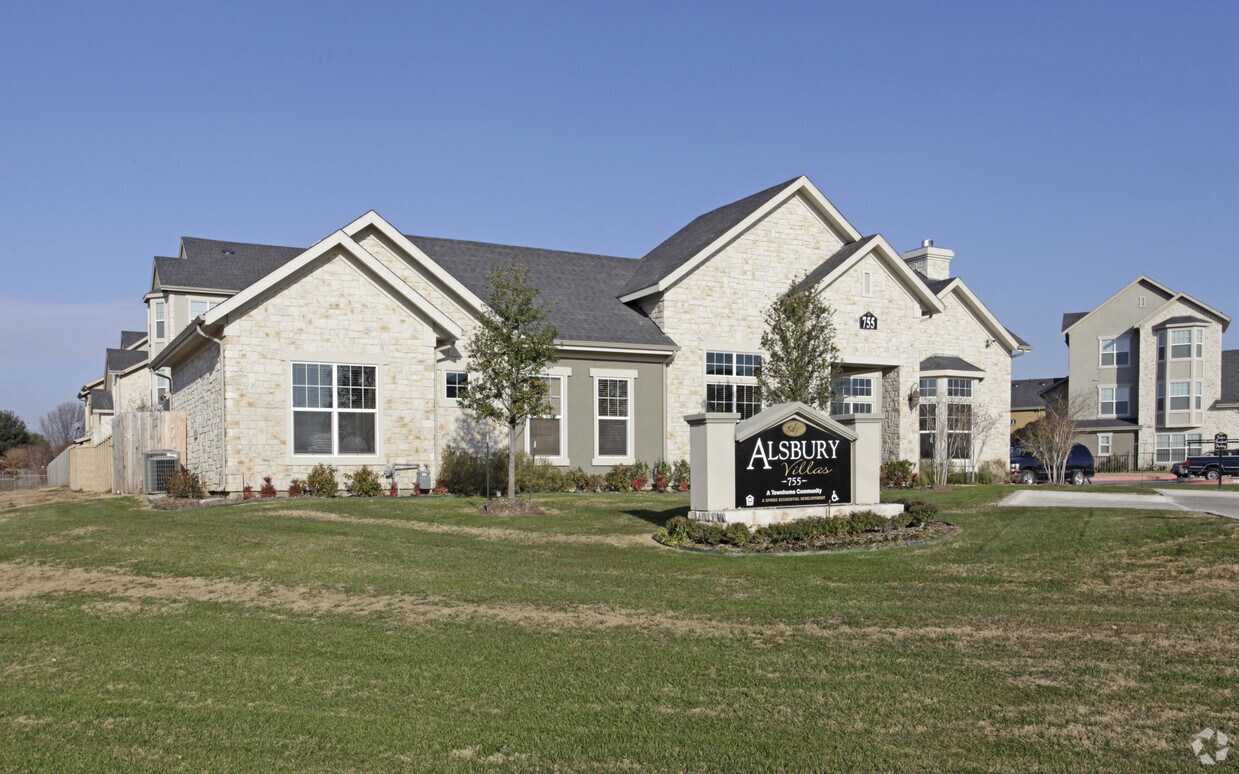 Alsbury Villas Apartments in Burleson, TX