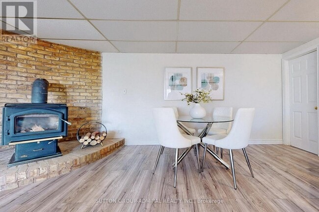 Building Photo - 2238 4th Line