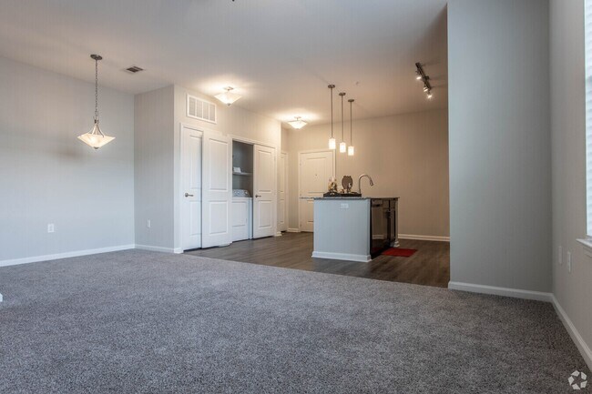 Foto del edificio - Spacious, Smart, & Yours
