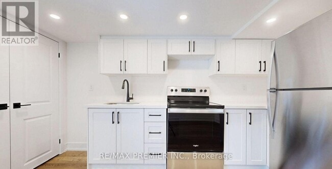Building Photo - 208 McRoberts Ave