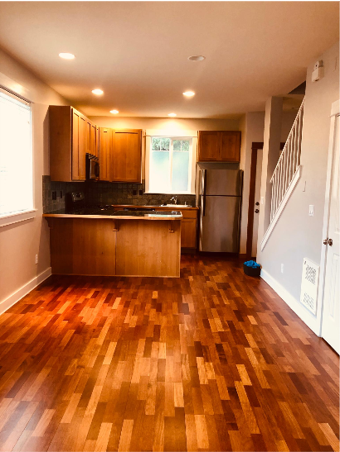 Frente a la cocina y en la puerta de tu casa - 9169 23rd Ave NE