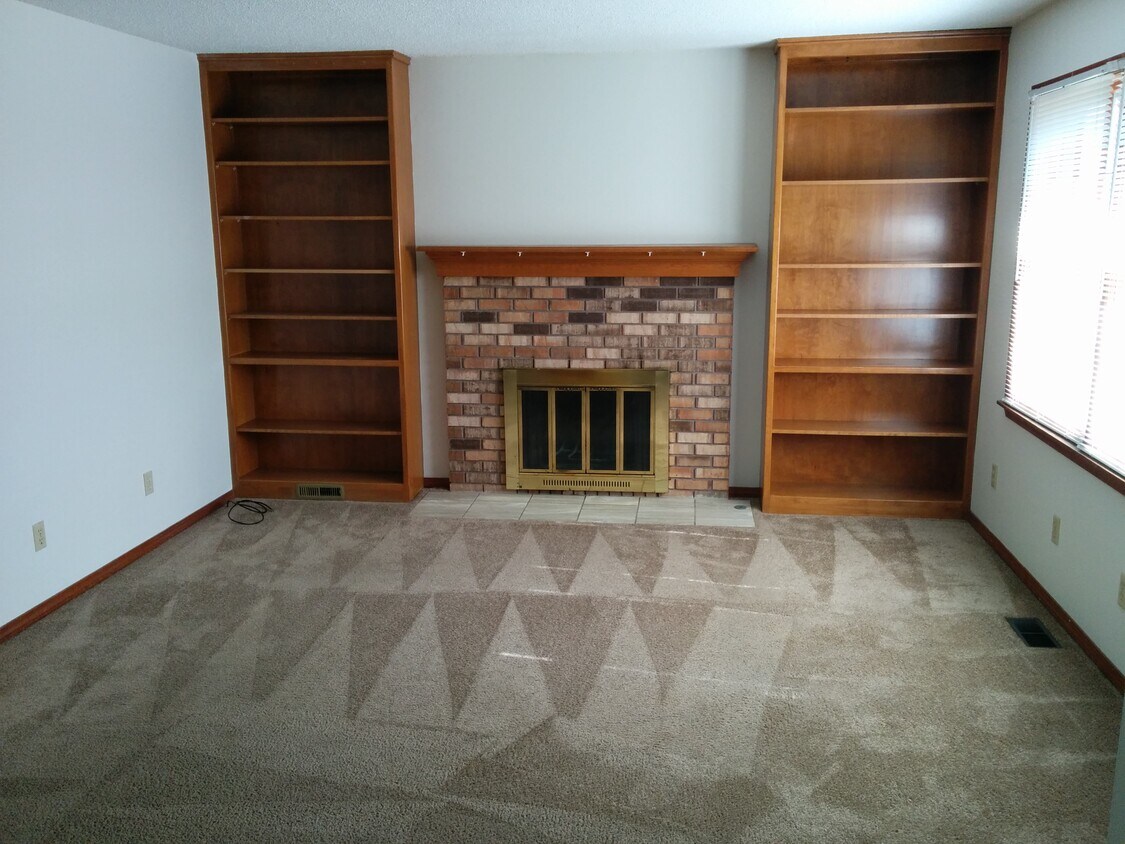 1951 Heatherwood Dr, Lawrence, KS 66047 Townhome Rentals in Lawrence