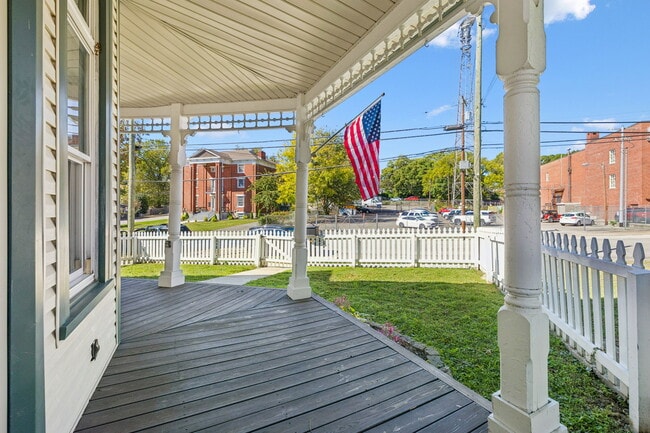 Foto del edificio - 911 S High St