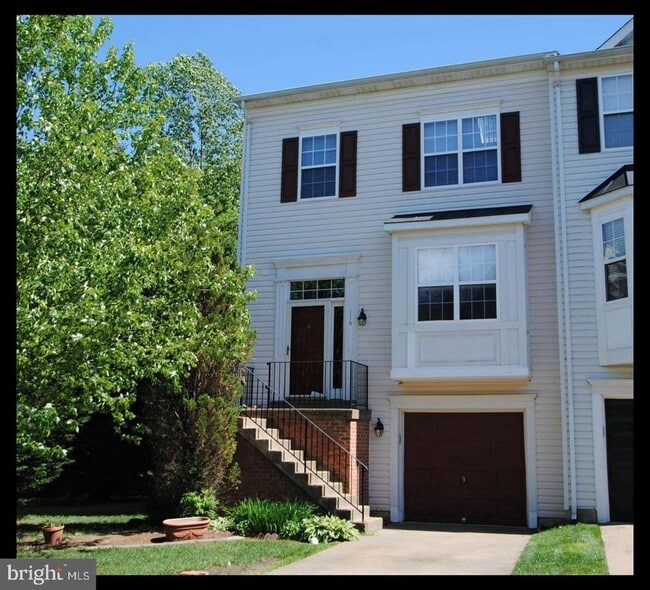 Photo - 114 W Park Dr (Stafford, VA) Townhome
