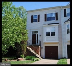 Building Photo - 114 Park Cove Dr