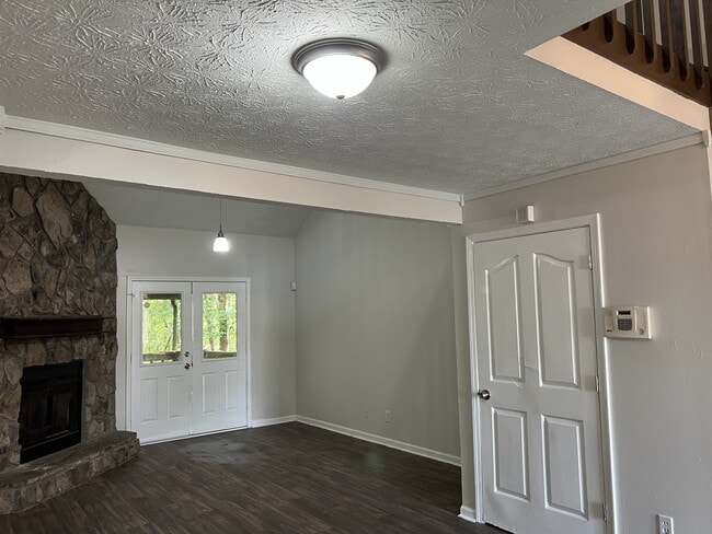 Foto del edificio - 5812 Trent Walk Dr