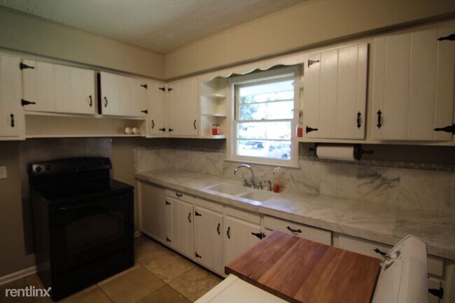 Foto del edificio - 3 br, 1 bath House - 3172 Bonanza Dr