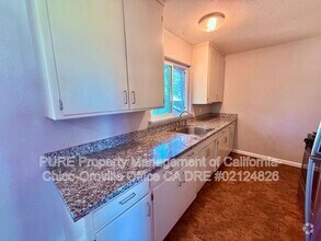 Building Photo - 1547 2nd Ave
