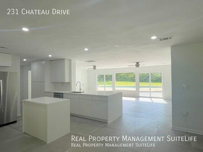 Building Photo - 231 Chateau Dr