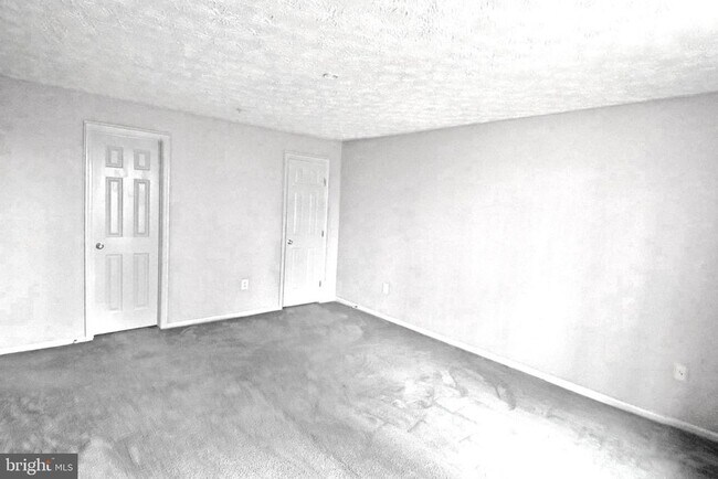 Building Photo - 904 Cedar Crest Ct N