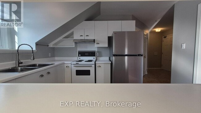 Building Photo - 102 Mill St