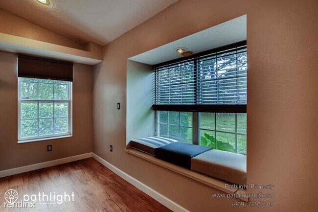 Building Photo - 3 br, 2 bath House - 250 East 20th Avenue ...