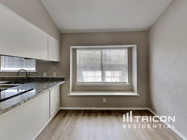 Foto del edificio - 608 Dayton Rd