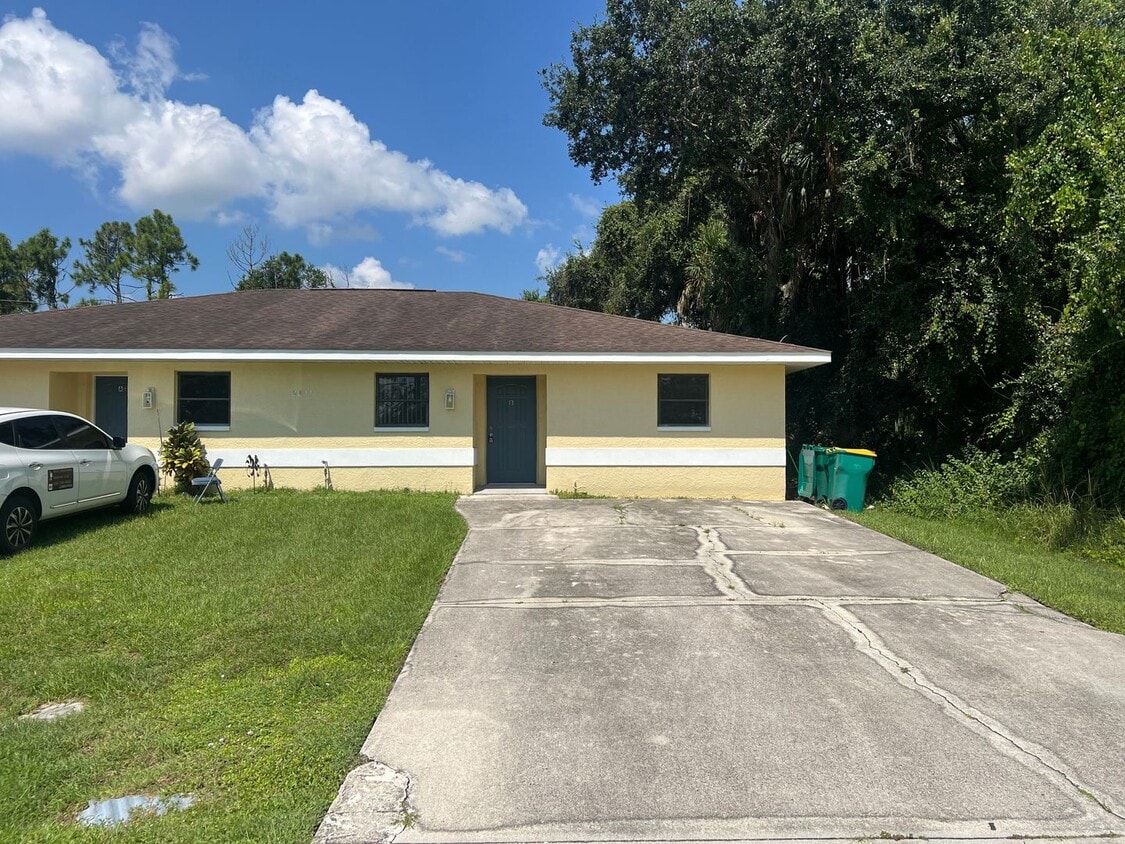 Primary Photo - $1,200/month ** Annual ** 2 bed / 1 Bath -...