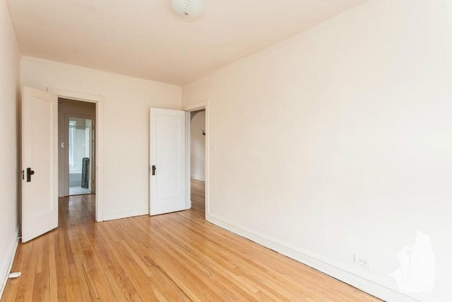 Foto del edificio - 2112 W Ainslie St