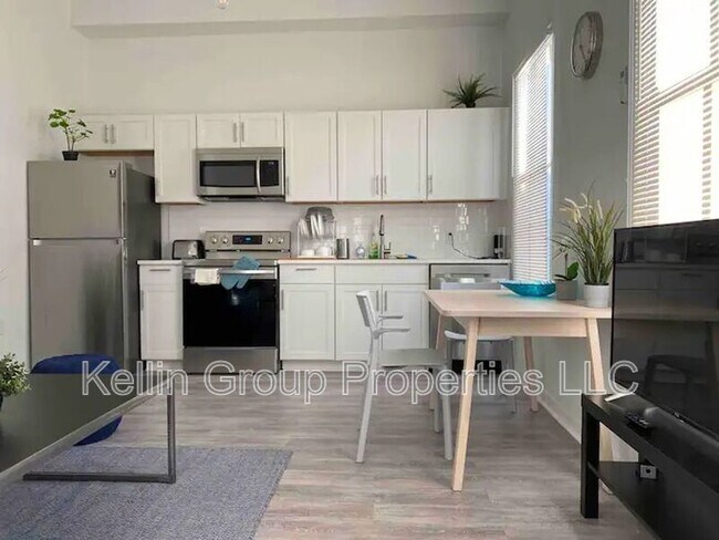 Foto del edificio - 308 W Amelia Ave