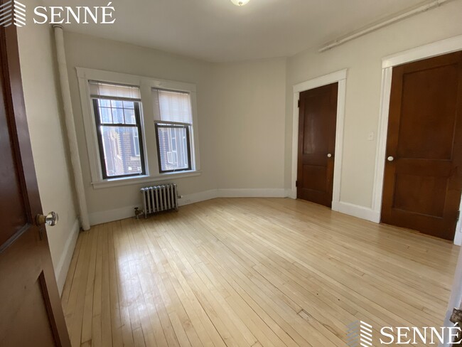 Building Photo - 40 Linden Ave