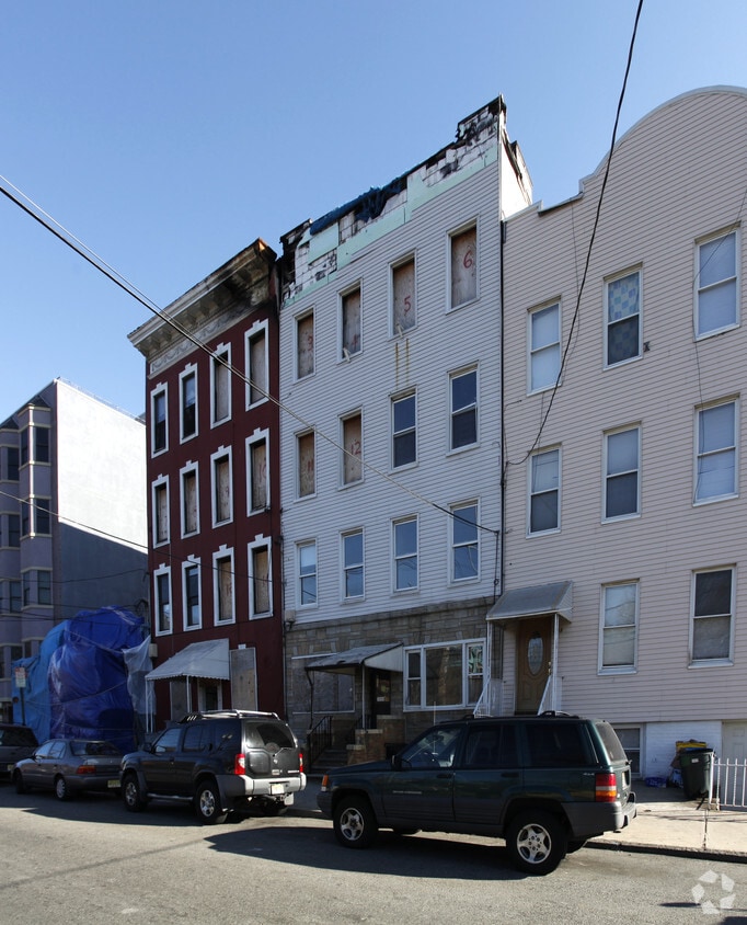 Primary Photo - 415 Jackson St