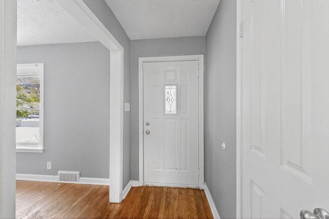 Foto del edificio - Updated 3-bed Home By Wes Montgomery Park