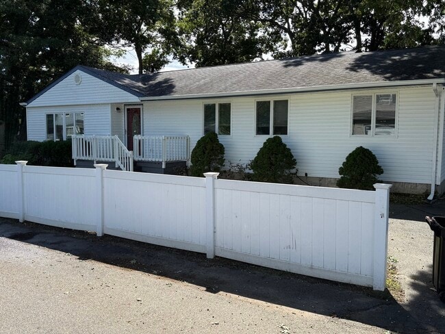 Building Photo - 157 Sheets Ave