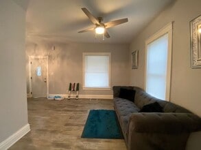 Building Photo - 128 Topping Ave