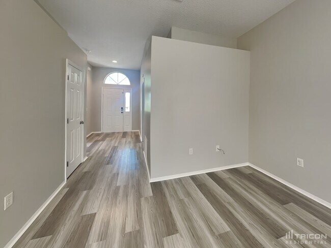 Foto del edificio - 2118 Deerfield Dr