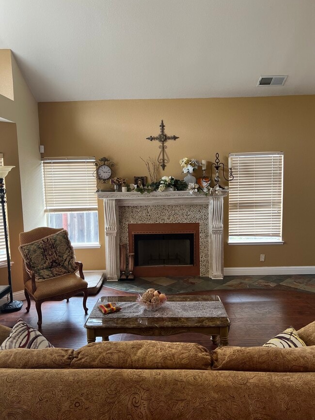 Main Living Room - 2719 Thomas Ct