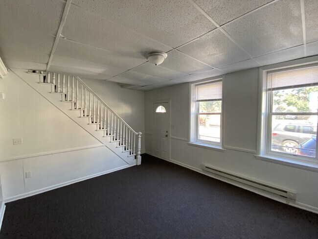 Building Photo - 334 W Princess St