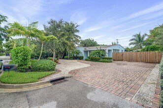 Building Photo - 1601 S Palmway