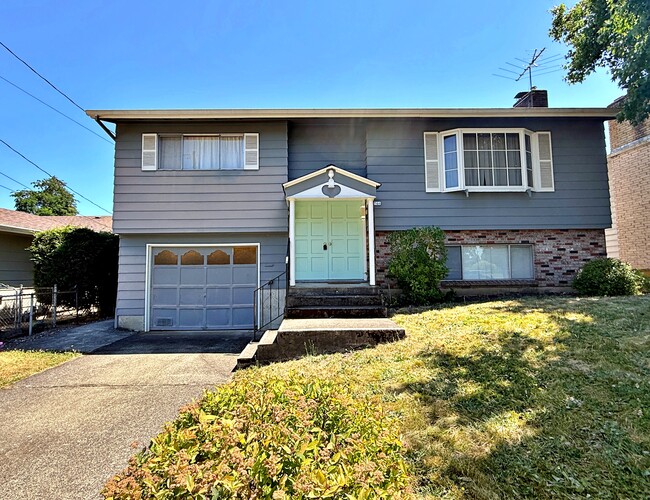 Building Photo - 2746 SE 73rd Ave
