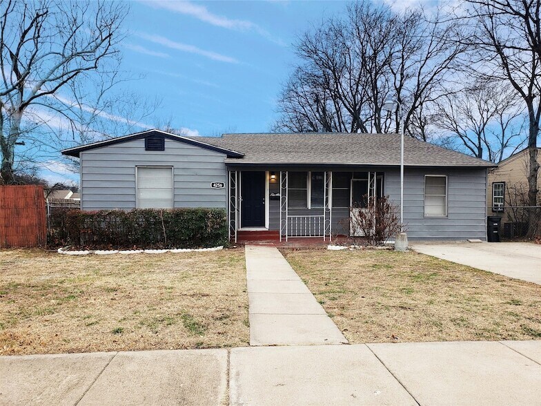 Foto principal - 4256 Standish Rd