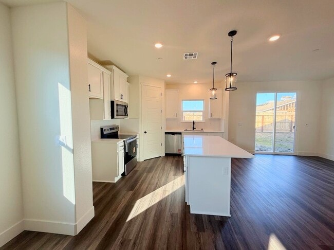 Foto del edificio - 654 Stephanie Dr