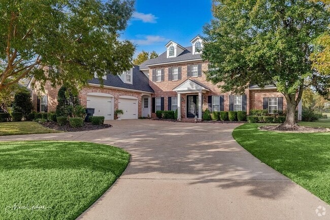 Building Photo - 316 Autumn Ridge Dr