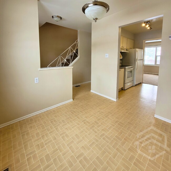 Building Photo - 2-Bedroom Townhouse available in Tillsonburg!!