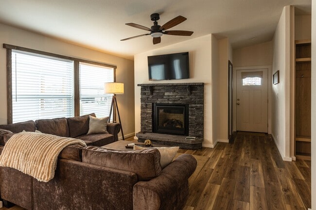 Building Photo - 188 Walleye Rd