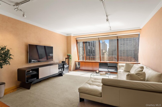 Building Photo - 15 W 53rd St