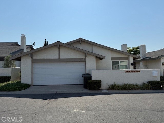 Foto principal - 6831 Foxborough Ct